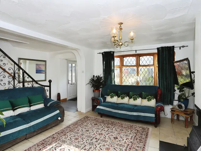 Caerleon Court Caerphilly, CF83, photo 3