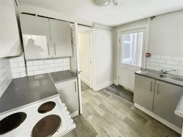 Photo 2 — South Terrace, Hastings, East Sussex, TN34