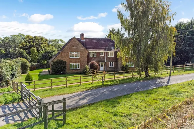 Hay Place Lane, Binsted, GU34, photo 1