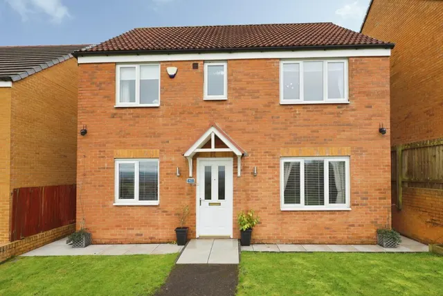 Hutchinson Close, Coundon, DL14, photo 1