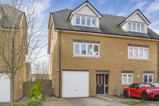 Martin Cooper Close, Caversham, RG4, photo 1