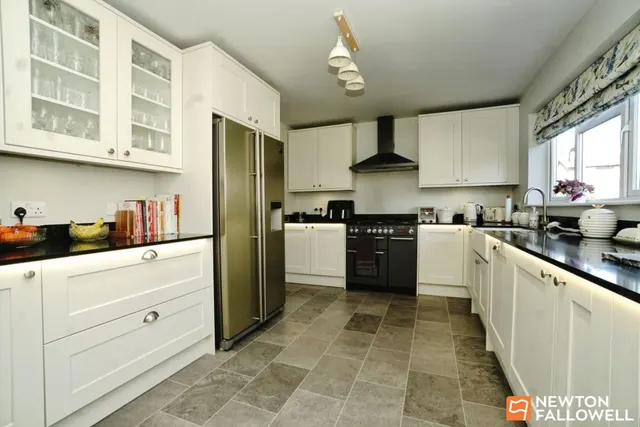 Buckingham Drive, Loughborough, LE11, photo 3