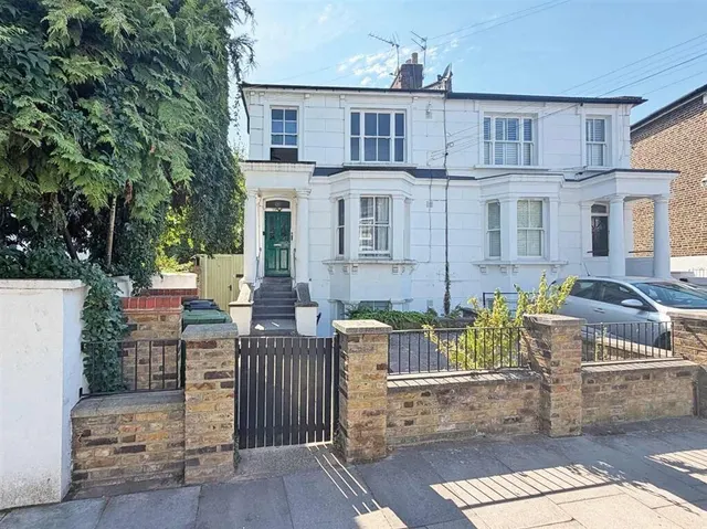 Cathnor Road, London, photo 1