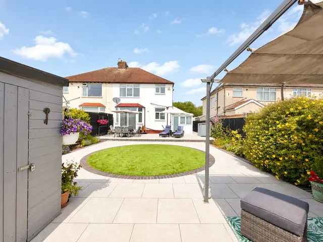 Leasowe Road, Moreton, CH46, photo 1