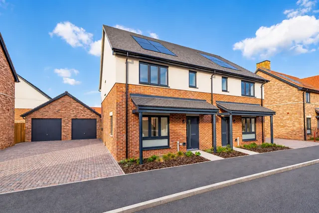 Tribune Road, Warsash, SO31, photo 1