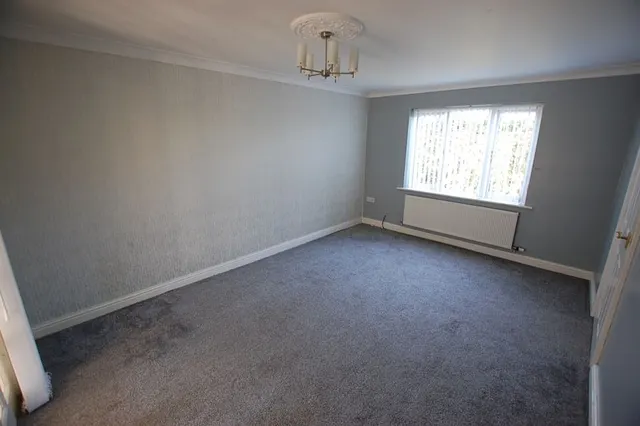 Havenside Close, Moorside, OL4, photo 3