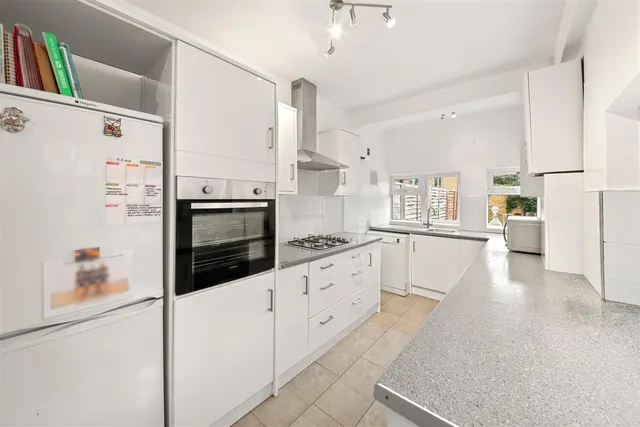Rockingham Road, Uxbridge, photo 3