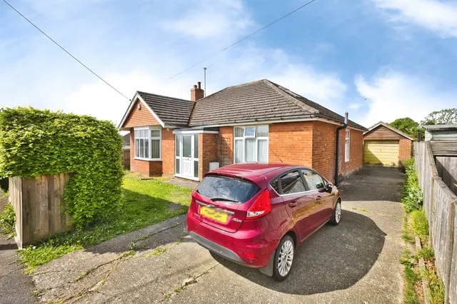 Wraxhill Road, Yeovil, photo 1