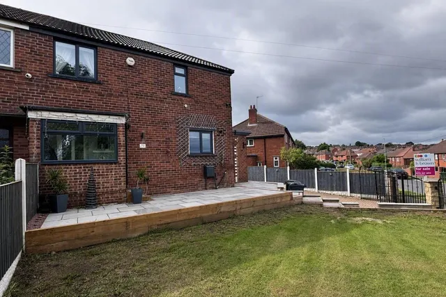 Westdale Road, Pudsey, photo 1