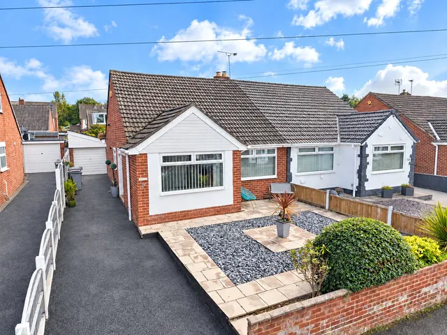 Columbus Drive, Pensby, CH61, photo 1