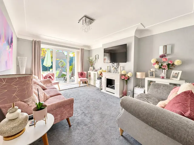 Columbus Drive, Pensby, CH61, photo 3