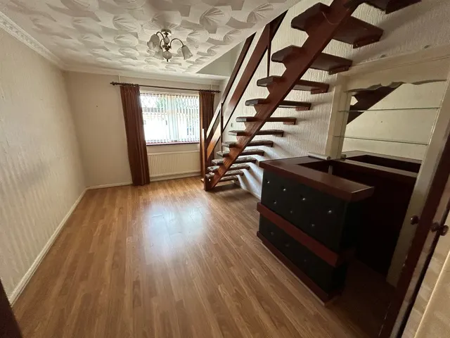 The Dell Port Talbot, SA12, photo 2