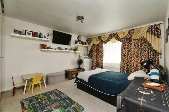 Photo 2 — Westbury Road, Barking, IG11