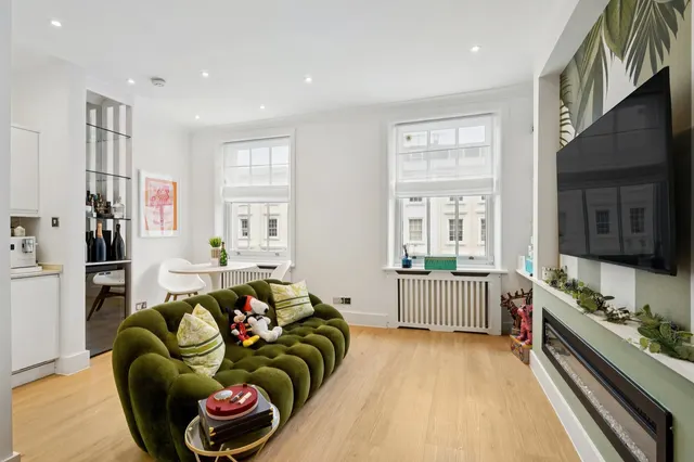 Sutherland Street, London, SW1V, photo 1