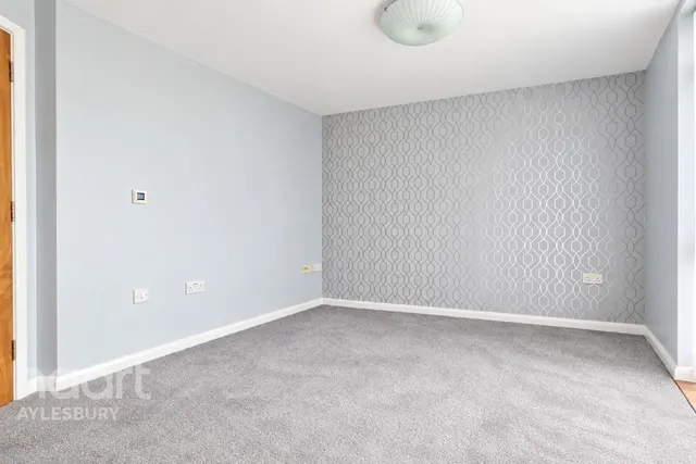 Kerr Place, Aylesbury, HP21, photo 3