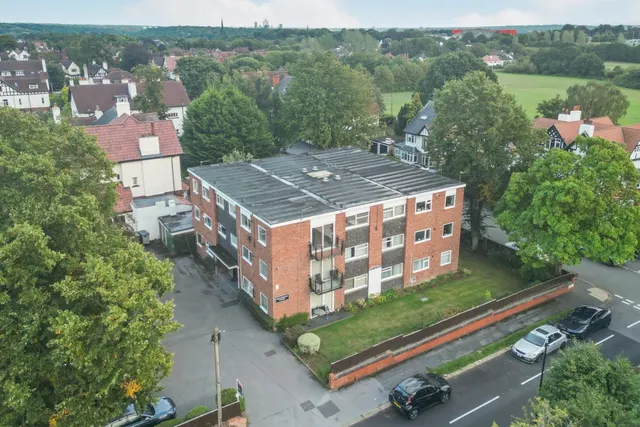 North Parade, Leeds, LS16, photo 1