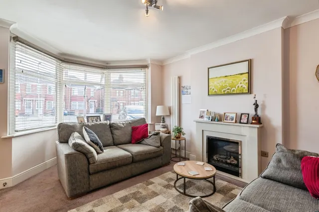 Reldene Drive, Hull, HU5, photo 2