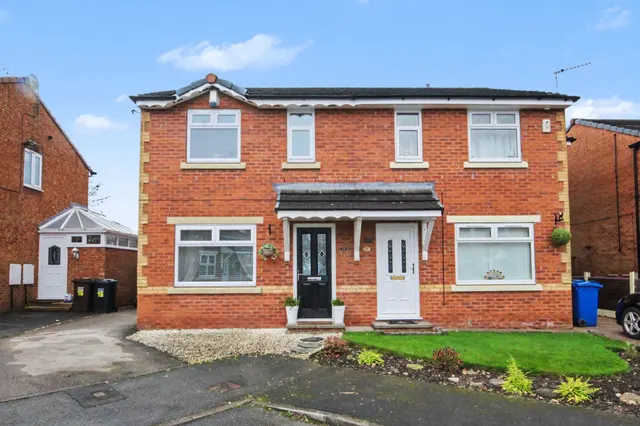 Hopwood Close, Lowton, Warrington, WA3 2DH, photo 1