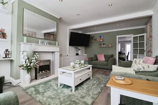 Photo 2 — Taymuir Road, CARDIFF, South Glamorgan, CF24