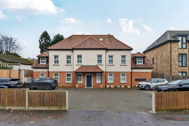 Croham Valley Road, CR2 — photo 1