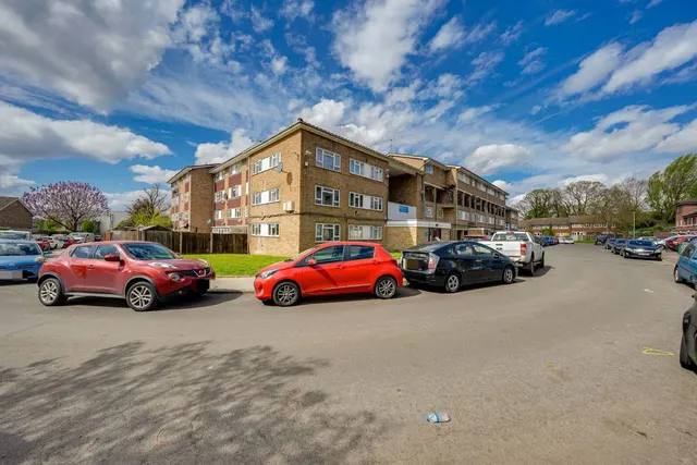 Photo 2 — Beckenham, BR3 1RZ
