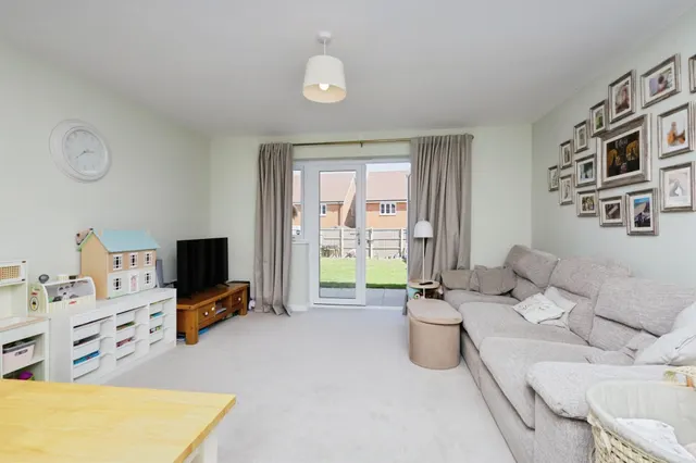 Clover Crescent, Hellingly, BN27, photo 3