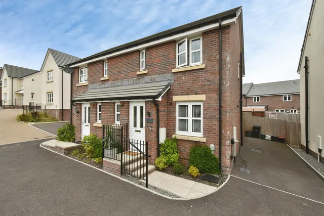 Carn Y Cefn Ebbw Vale, NP23, photo 1