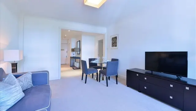 Fulham Road, Chelsea, SW3, photo 2