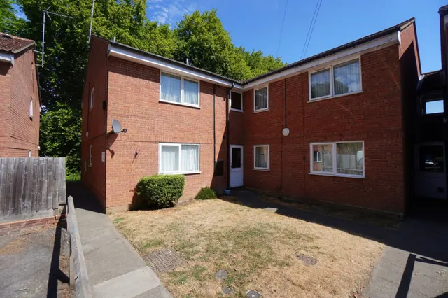 Eaton Avenue, High Wycombe, HP12, photo 1