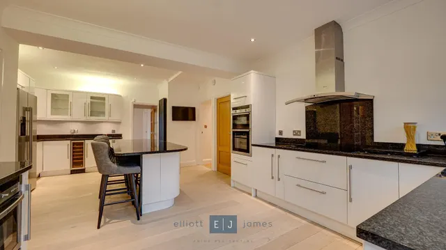 Photo 2 — Spring Grove, Loughton