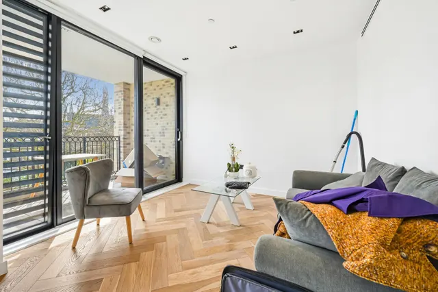 Cluny Mew, London, SW5, photo 2