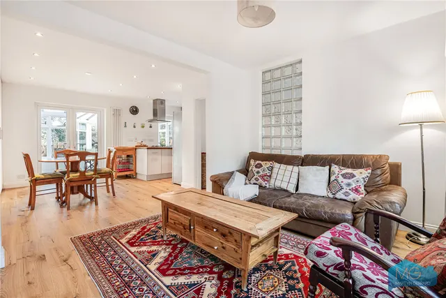Coppetts Road, London, N10, photo 1