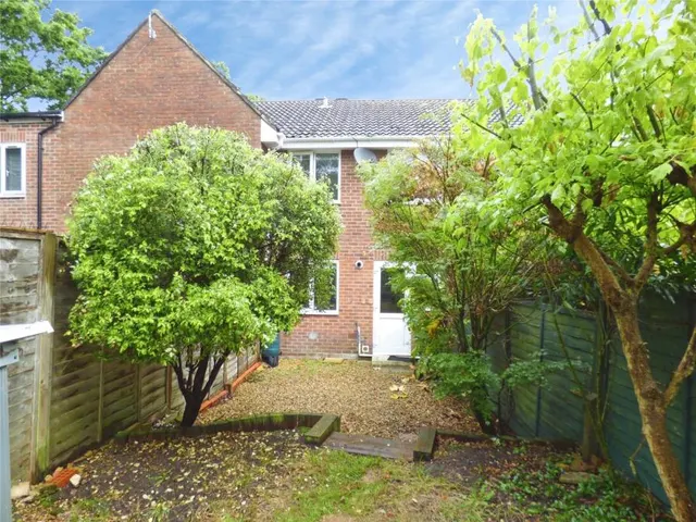 Ferndale, Hedge End, SO30, photo 1