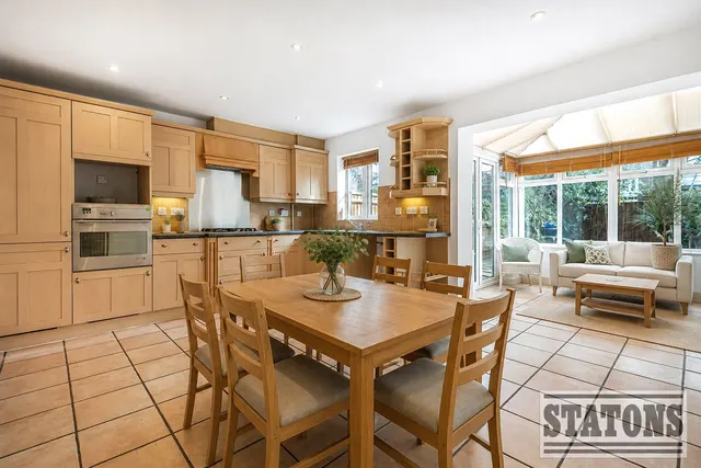 Photo 2 — Sovereign Mews, Hadley Wood, EN4 0JQ