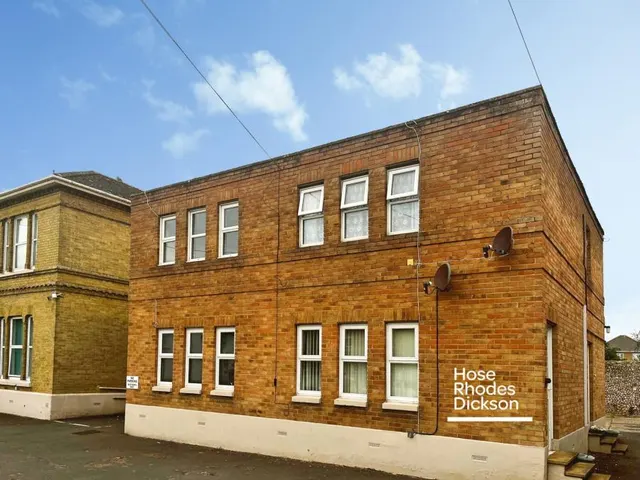 Broadway, Sandown, PO36, photo 1