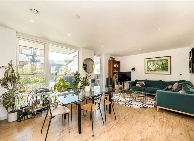Danson Mews, Elephant & Castle, SE17, photo 1