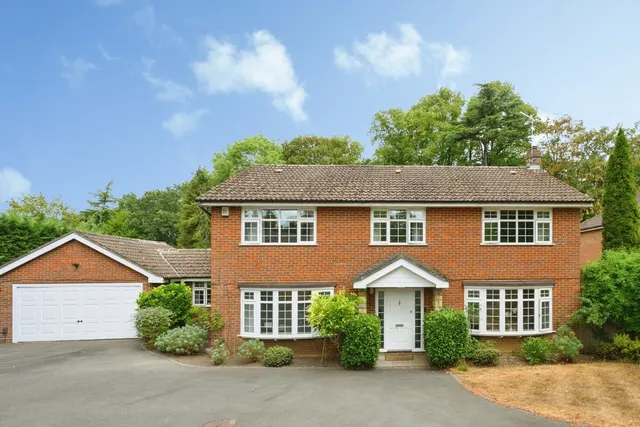 Headley Road, Leatherhead, KT22, photo 1
