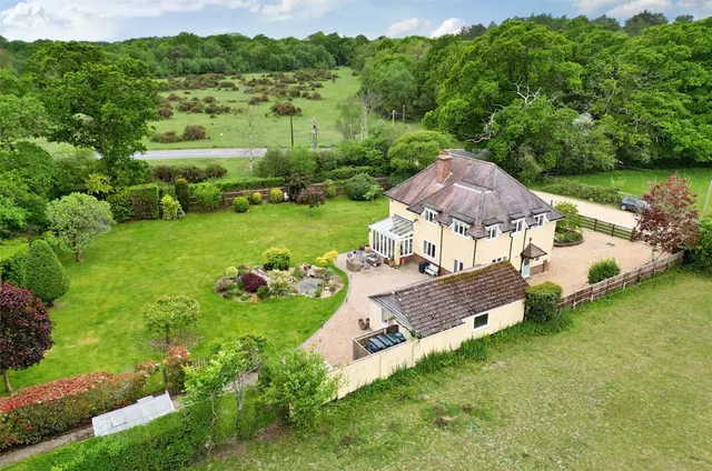 Wootton, New Milton, photo 1