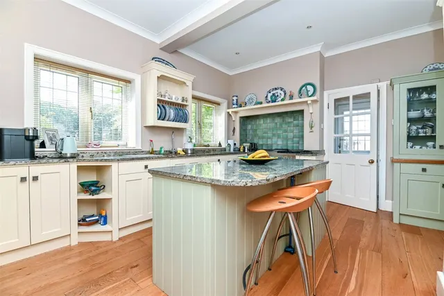 Wootton, New Milton, photo 2