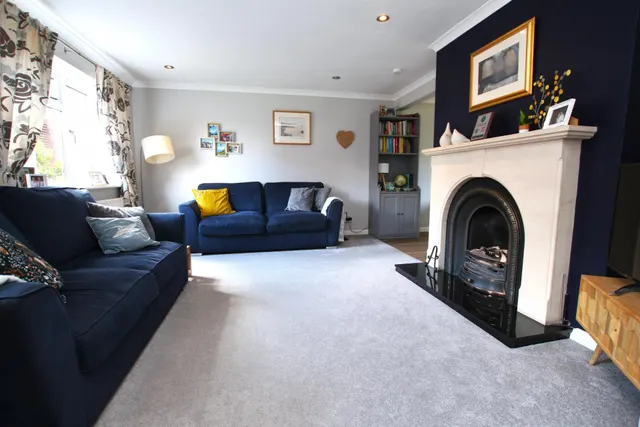Halls Court, Dunston, LN4, photo 2