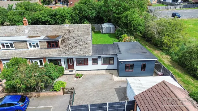 Photo 2 — Boyce View Drive, Benfleet