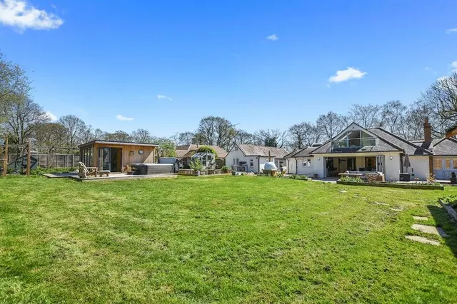 Photo 2 — Fetcham, Leatherhead KT22 9SS