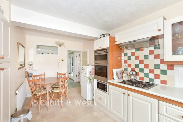 Crawley Down Road, Felbridge, RH19, photo 3