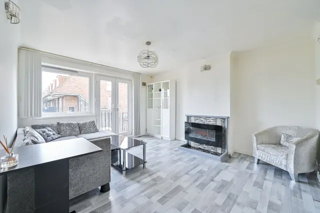 39 Alberta Street, London, photo 1