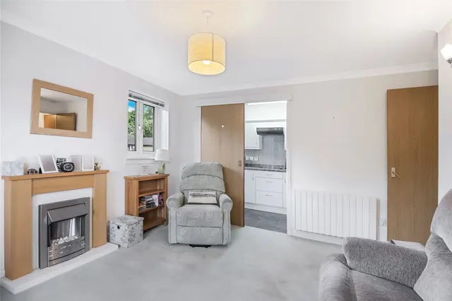 Photo 2 — Crathes Court, Hazelden Gardens, Glasgow, East Renfrewshire, G44