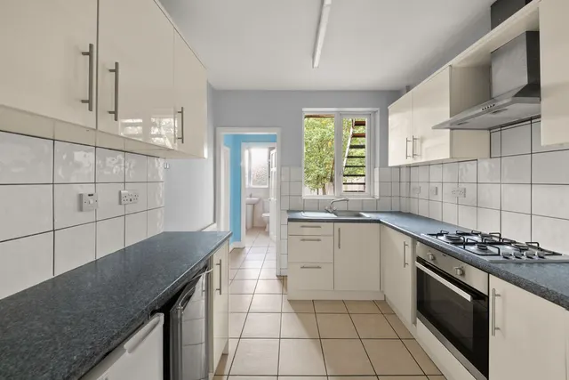 Reading Road, Northolt, UB5, photo 2