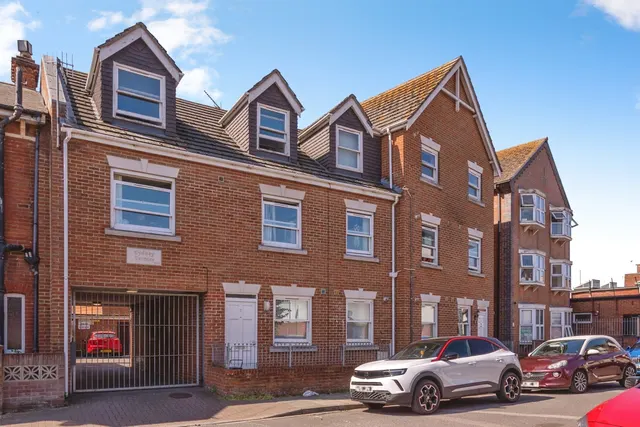 Sandringham Road, Portsmouth, photo 1