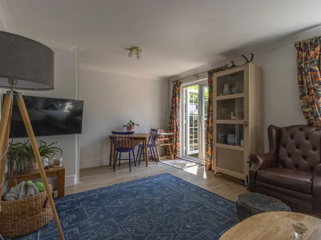 Photo 3 — Mitchell Avenue, Hartley Wintney, Hook, RG27 8HF