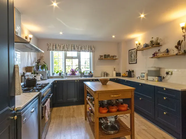 Photo 2 — Mitchell Avenue, Hartley Wintney, Hook, RG27 8HF