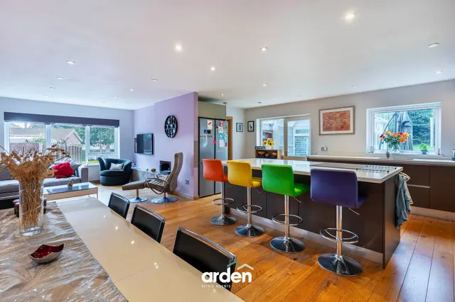 St. Catherines Close, Blackwell, B60, photo 3